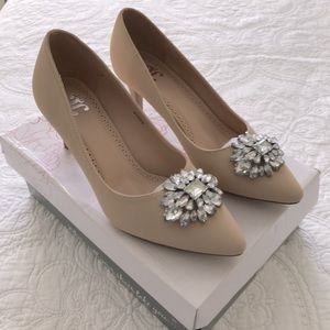 NWT Nude Heels. Size 7.5.